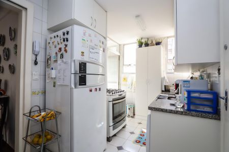 Apartamento à venda com 119m², 3 quartos e 2 vagas Apartamento à venda com 119m², 3 quartos e 2 vagasCozinha