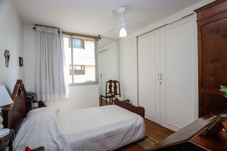 Apartamento à venda com 119m², 3 quartos e 2 vagas Apartamento à venda com 119m², 3 quartos e 2 vagasSuíte