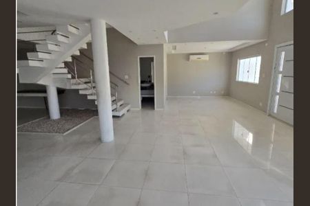 Casa à venda com 4 quartos, 359m² em Vargem Pequena, Rio de Janeiro