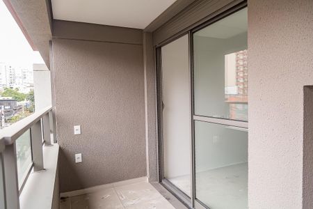 Apartamento à venda com 28m², 1 quarto e sem vaga Apartamento à venda com 28m², 1 quarto e sem vagaVaranda