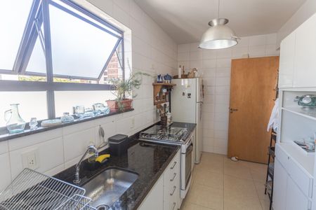 Apartamento à venda com 93m², 3 quartos e 2 vagasCozinha