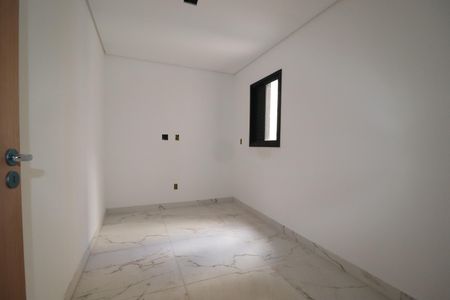 Apartamento à venda com 140m², 3 quartos e 2 vagasQuarto 2