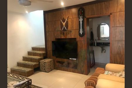 Casa à venda com 4 quartos, 120m² em Parque Colonial, São Paulo