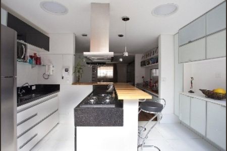 Casa à venda com 2 quartos, 110m² em Bosque da Saúde, São Paulo