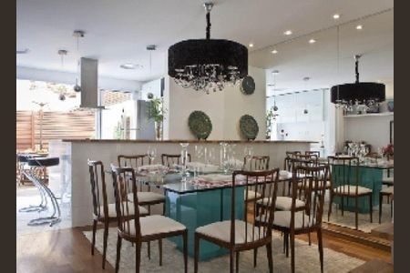 Casa à venda com 2 quartos, 110m² em Bosque da Saúde, São Paulo