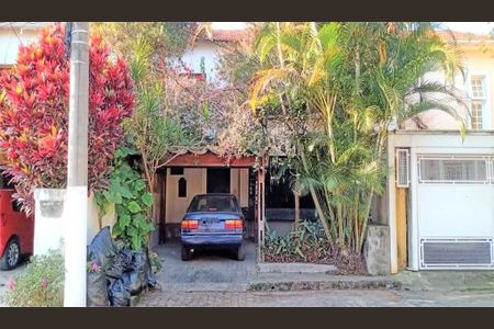 Casa de condomínio à venda com 141m², 3 quartos e 2 vagas