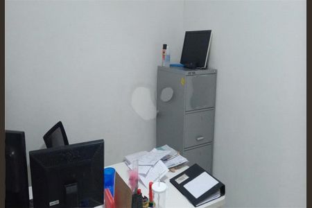 Casa à venda com 2 quartos, 130m² em Vila Monumento, São Paulo