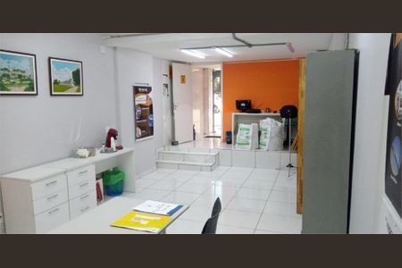 Casa à venda com 2 quartos, 130m² em Vila Monumento, São Paulo