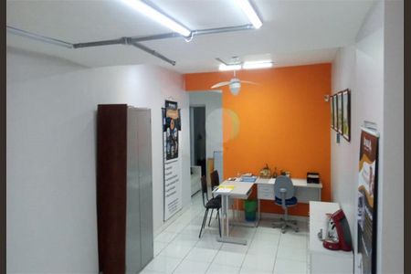 Casa à venda com 2 quartos, 130m² em Vila Monumento, São Paulo