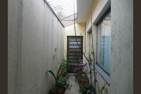 Casa à venda com 97m², 3 quartos e 4 vagas
