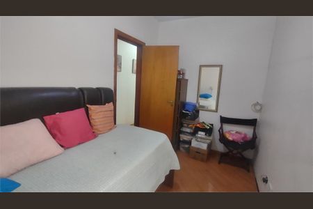 Casa à venda com 97m², 3 quartos e 4 vagas