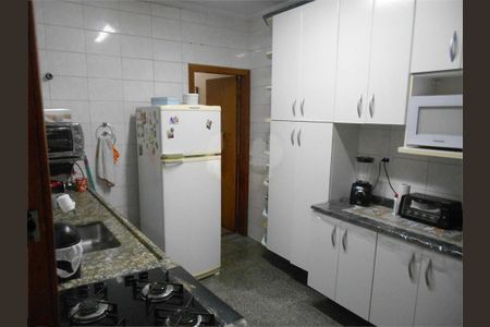 Casa à venda com 97m², 3 quartos e 4 vagas