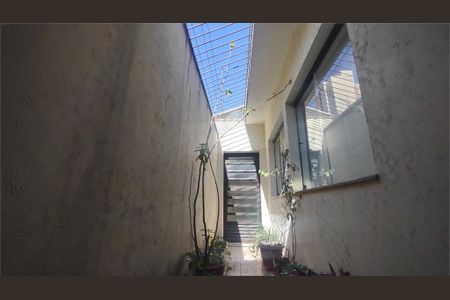 Casa à venda com 97m², 3 quartos e 4 vagas