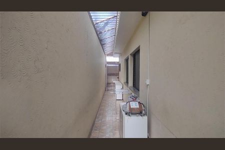 Casa à venda com 97m², 3 quartos e 4 vagas