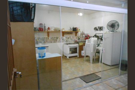 Casa à venda com 97m², 3 quartos e 4 vagas