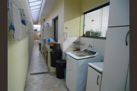 Casa à venda com 97m², 3 quartos e 4 vagas