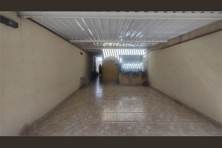 Casa à venda com 97m², 3 quartos e 4 vagas