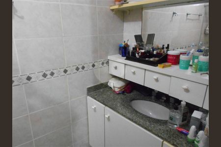 Casa à venda com 97m², 3 quartos e 4 vagas