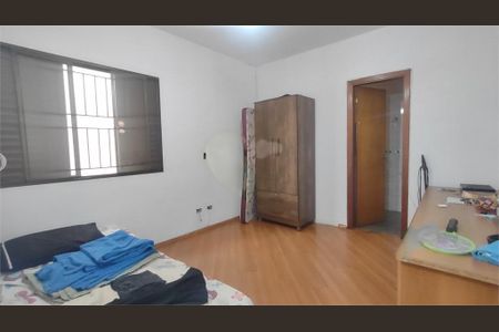 Casa à venda com 97m², 3 quartos e 4 vagas