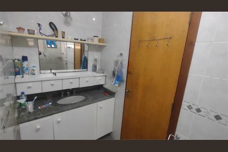 Casa à venda com 97m², 3 quartos e 4 vagas