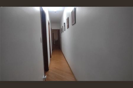 Casa à venda com 97m², 3 quartos e 4 vagas