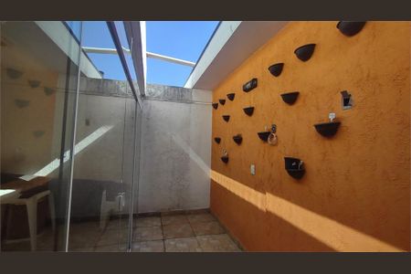 Casa à venda com 97m², 3 quartos e 4 vagas