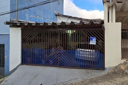 Casa à venda com 102m², 2 quartos e 1 vagaFachada