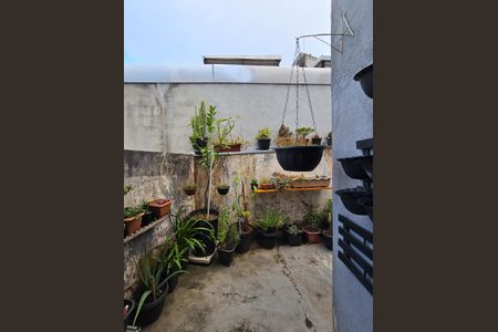 Casa à venda com 102m², 2 quartos e 1 vagaQuintal