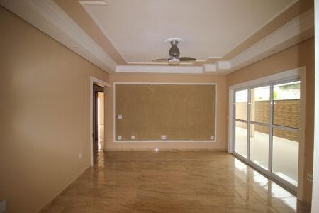 Casa de condomínio para alugar com 250m², 3 quartos e 4 vagasSala de TV