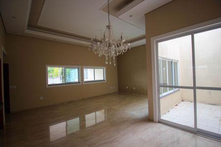 Casa de condomínio para alugar com 250m², 3 quartos e 4 vagasSala