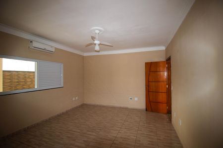Casa de condomínio para alugar com 250m², 3 quartos e 4 vagasSuíte 2