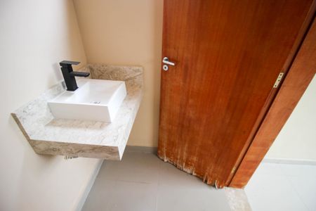 Casa de condomínio para alugar com 250m², 3 quartos e 4 vagasLavabo