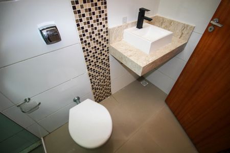 Casa de condomínio para alugar com 250m², 3 quartos e 4 vagasBanheiro da Suíte 1