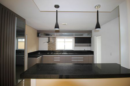 Casa de condomínio para alugar com 250m², 3 quartos e 4 vagasCozinha