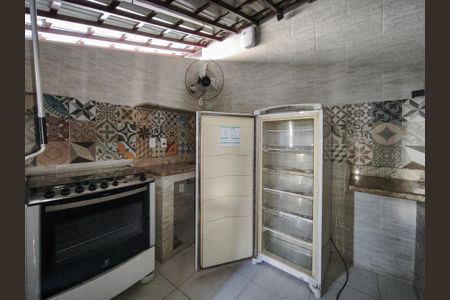 Apartamento à venda com 178m², 3 quartos e 2 vagas Apartamento à venda com 178m², 3 quartos e 2 vagasÁrea comum - Churrasqueira