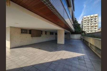 Apartamento à venda com 178m², 3 quartos e 2 vagas Apartamento à venda com 178m², 3 quartos e 2 vagasÁrea comum - Playground