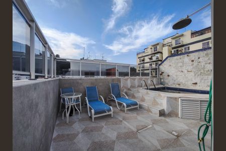 Apartamento à venda com 178m², 3 quartos e 2 vagas Apartamento à venda com 178m², 3 quartos e 2 vagasPiscina