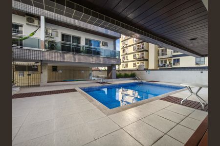 Apartamento à venda com 178m², 3 quartos e 2 vagas Apartamento à venda com 178m², 3 quartos e 2 vagasÁrea comum - Piscina