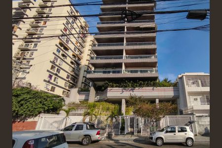 Apartamento à venda com 178m², 3 quartos e 2 vagas Apartamento à venda com 178m², 3 quartos e 2 vagasFachada e portaria