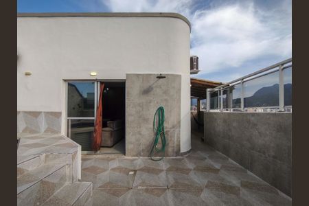 Apartamento à venda com 178m², 3 quartos e 2 vagas Apartamento à venda com 178m², 3 quartos e 2 vagasPiscina