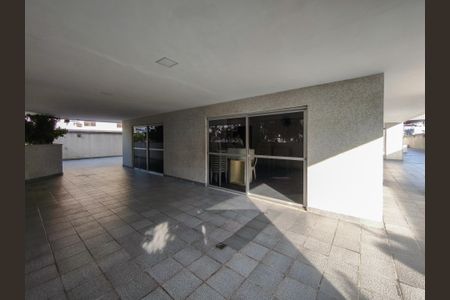 Apartamento à venda com 178m², 3 quartos e 2 vagas Apartamento à venda com 178m², 3 quartos e 2 vagasÁrea comum - Salão de festas