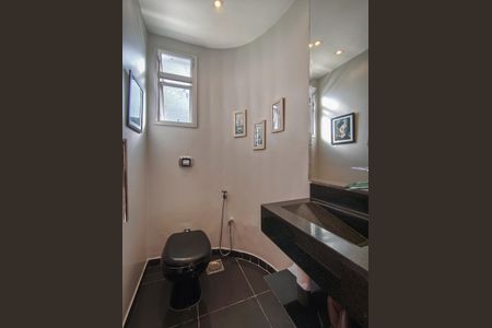 Apartamento à venda com 178m², 3 quartos e 2 vagas Apartamento à venda com 178m², 3 quartos e 2 vagasLavabo