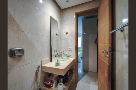 Apartamento à venda com 178m², 3 quartos e 2 vagas Apartamento à venda com 178m², 3 quartos e 2 vagasBanheiro da Suíte 1