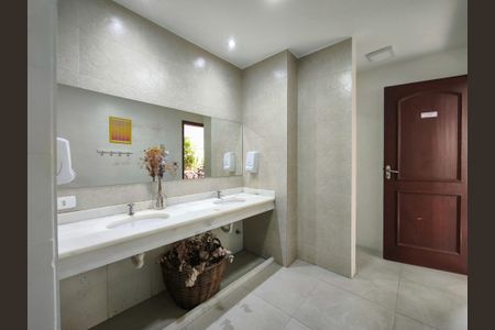 Apartamento à venda com 178m², 3 quartos e 2 vagas Apartamento à venda com 178m², 3 quartos e 2 vagasÁrea comum