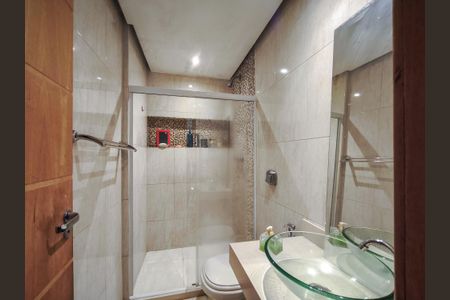 Apartamento à venda com 178m², 3 quartos e 2 vagas Apartamento à venda com 178m², 3 quartos e 2 vagasBanheiro da Suíte 1