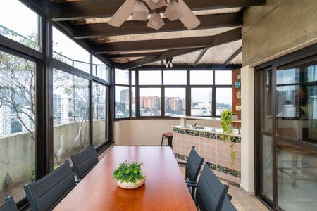 Apartamento à venda com 301m², 3 quartos e 3 vagas Apartamento à venda com 301m², 3 quartos e 3 vagasCobertura - Varanda Gourmet