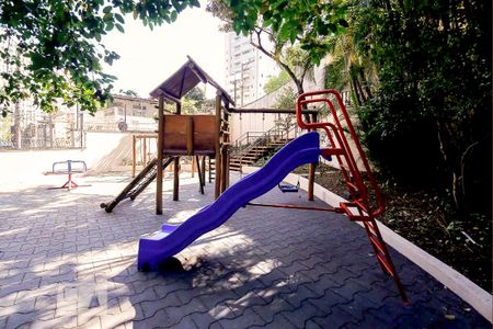 Apartamento à venda com 301m², 3 quartos e 3 vagas Apartamento à venda com 301m², 3 quartos e 3 vagasÁrea comum - Playground