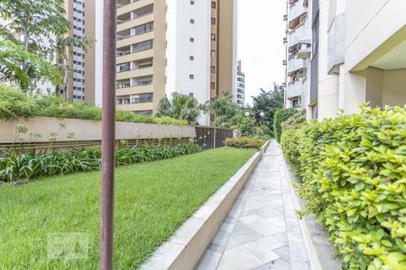 Apartamento à venda com 301m², 3 quartos e 3 vagas Apartamento à venda com 301m², 3 quartos e 3 vagasÁrea comum