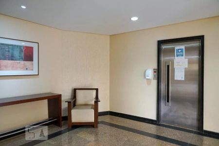 Apartamento à venda com 301m², 3 quartos e 3 vagas Apartamento à venda com 301m², 3 quartos e 3 vagasHall social