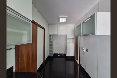 Apartamento à venda com 174m², 4 quartos e 3 vagas